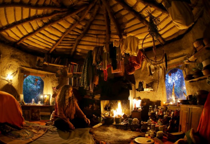 Interiorul cabanei