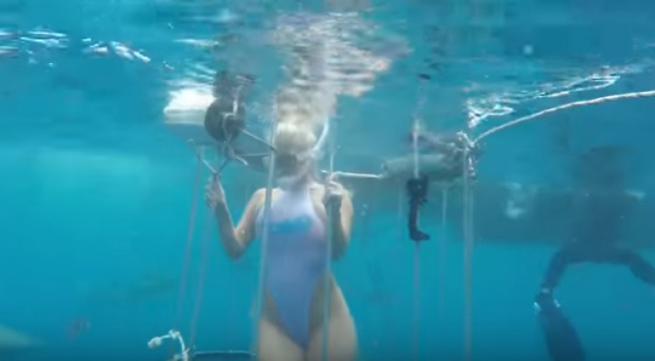 Ce a păţit o starletă din filmele pentru adulţi când filma o scenă sub apă. Este ÎNGROZITOR