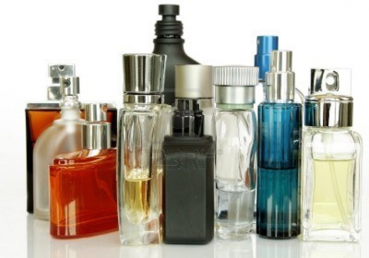 Cum deosebeşti un parfum ORIGINAL de unul FALS - 6 semne sigure