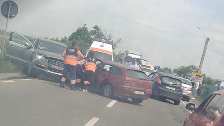 Grav accident în Mureș, soldat cu un mort și 5 răniți