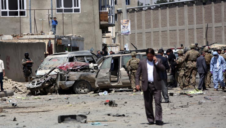 Început de Ramadan sângeros. Zeci de morți în urma unor explozii în Afagnistan 