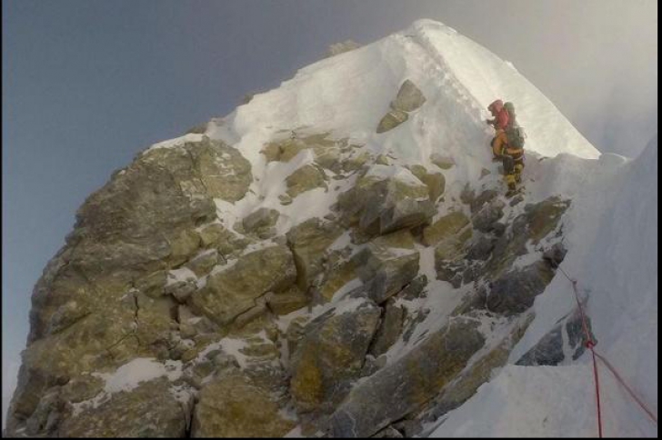 A dispărut un prag celebru, ultimul obstacol înainte de vârful muntelui Everest. Care e cauza