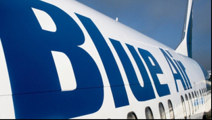Avion Blue Air Bucureşti-Valencia, întors la sol după ce o pasăre a fost aspirată de motor