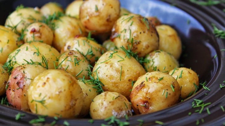 Cea mai delicioasă rețetă cu cartofi noi - imagine de arhivă