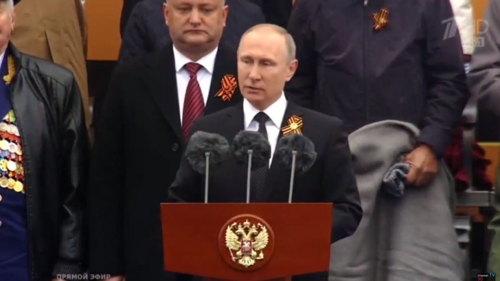 Președintele R. Moldova Igor Dodon, umbra lui Vladimir Putin în Piața Roșie