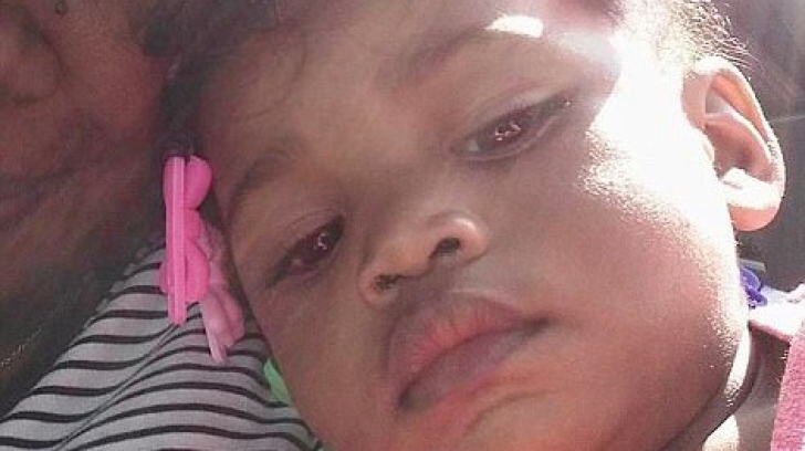 Fetiţă găsită moartă chiar în casa părinţilor, după ce aceştia au cerut ajutorul poliţiei 