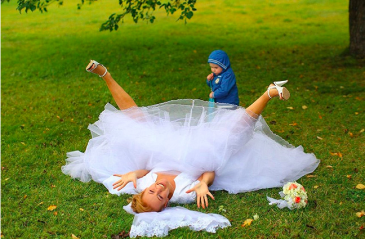 10 cele mai ridicole fotografii de nuntă. Nu te poți abține din râs