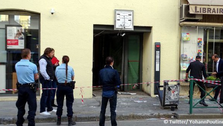 Atac cu bombă artizanală la sediul unei bănci din Franța