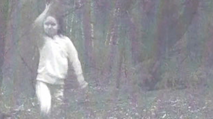 Imaginea sinistră unei „fantome” a băgat spaima în localnicii unui oraș american