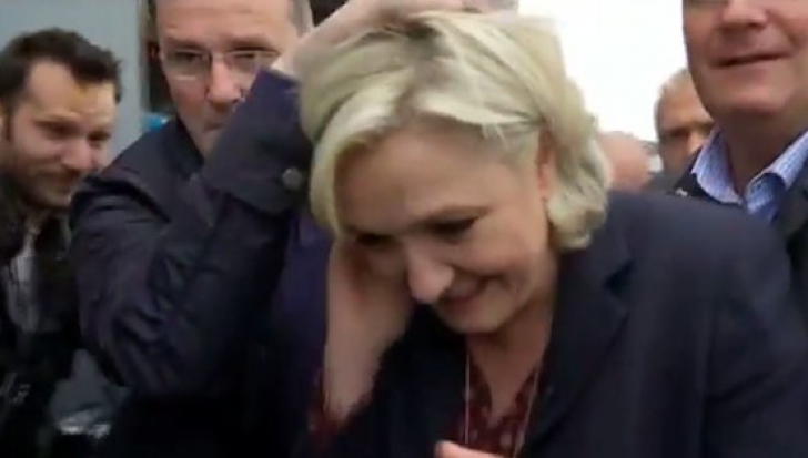 ALEGERI FRANȚA. Marine Le Pen, atacată cu ouă într-o vizită în Bretagne
