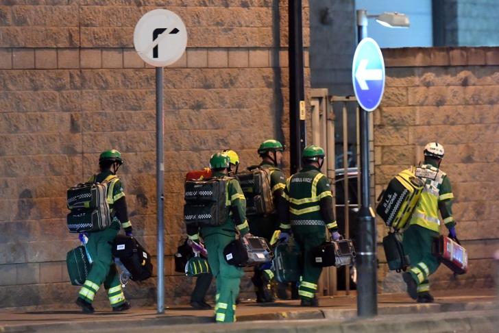 Momente dramatice după atacul din Manchester. Primele imagini de la fața locului