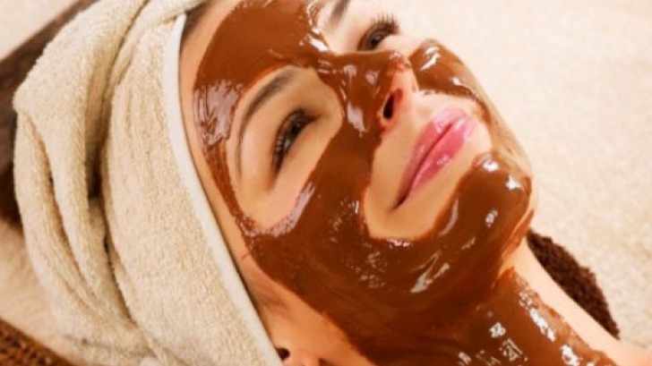 De ce să îţi faci mască de ciocolată acasă la tine 