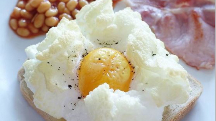 Noua modă în materie de mic-dejun: ouăle-nori. Cum le gătești