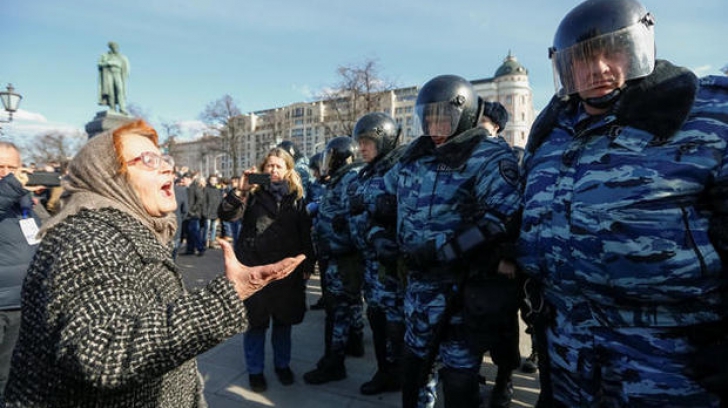 Proteste fără precedent la Moscova. Ruşii nu vor să renunţe la vechile clădiri socialiste