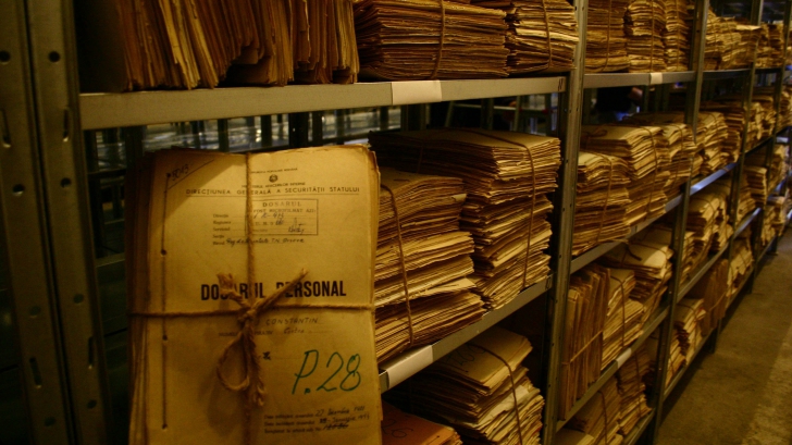 Ce documente sau informaţii compromiţătoare credeţi că ascunde arhiva SIPA?