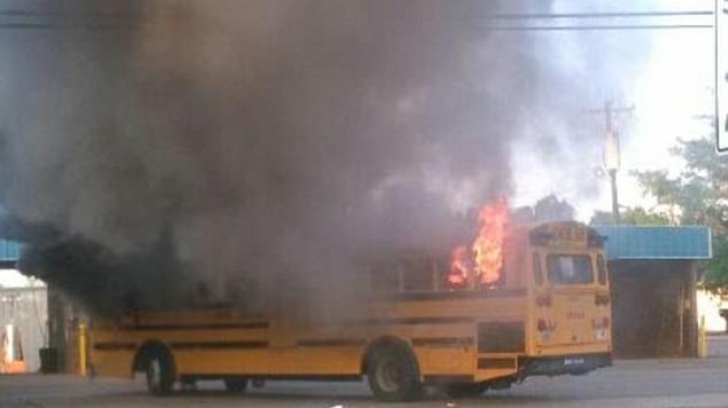 Un şofer de autobuz a devenit erou, după ce a reuşit să salveze 56 de elevi dintr-un incendiu