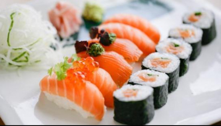 Pericolul ascuns din sushi. Poți ajunge în stare gravă la spital 