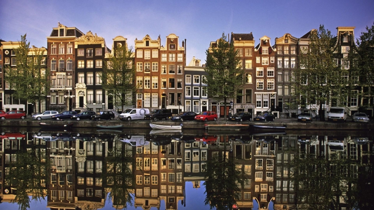 Oferte city break Amsterdam. Reduceri de până la 35% de la Vola.ro
