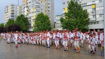 FOTO: Ansamblul Folcloric Hora - Drăgăneşti Olt