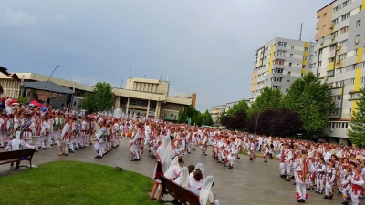 FOTO: Ansamblul Folcloric Hora - Drăgăneşti Olt