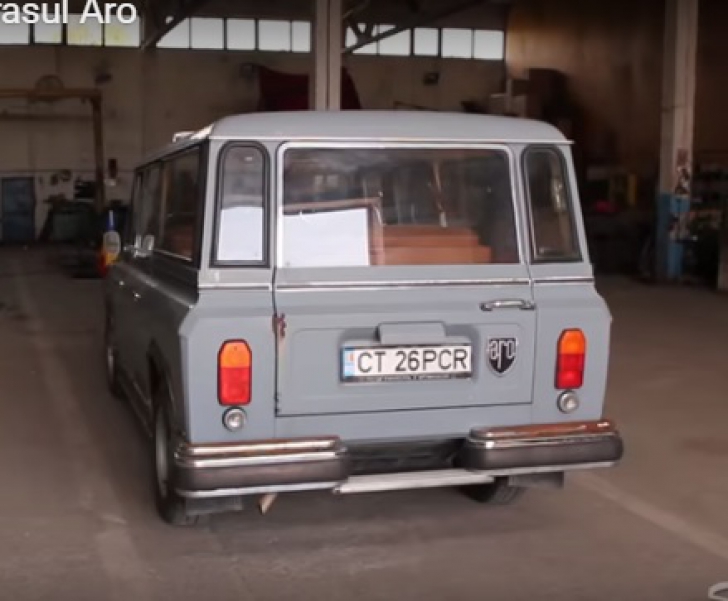 Cum arată limuzina preferată a lui Ceauşescu, ARO 304. Maşina se vinde în zilele noastre cu 50.000€