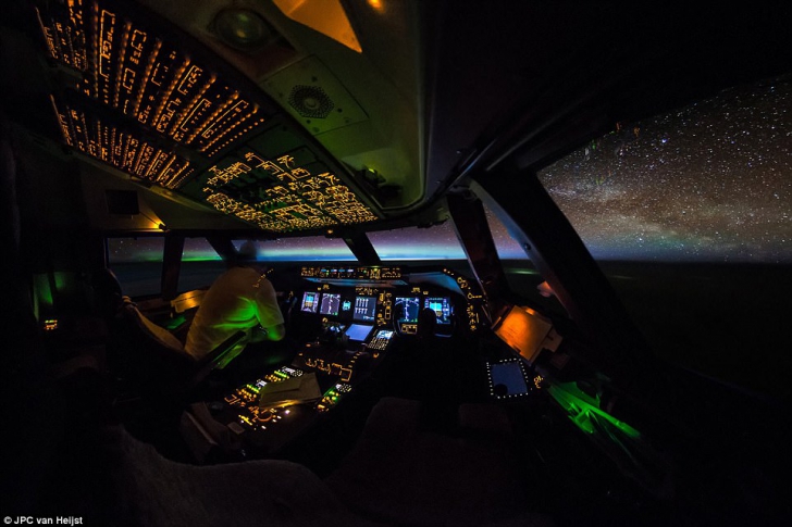 Imagini superbe publicate de un pilot. Cum se vede lumea din "biroul lui"