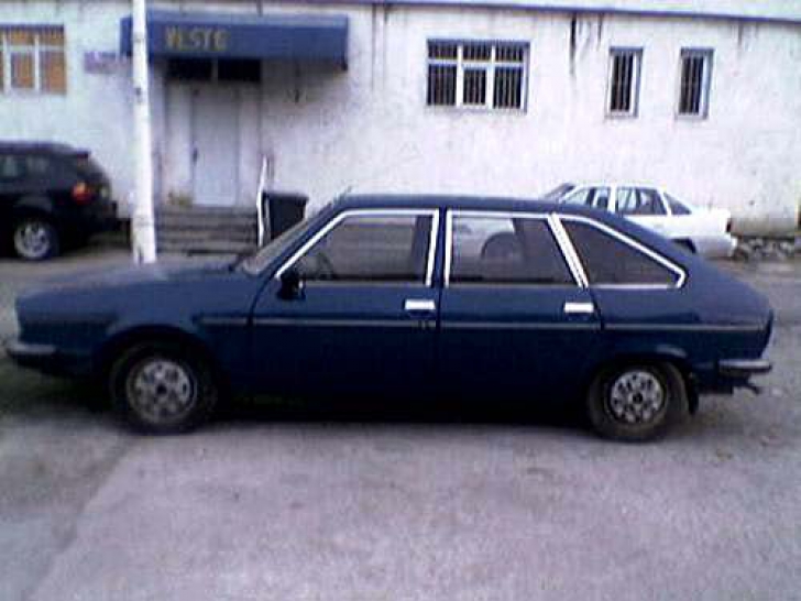 Cea mai RARĂ Dacie fabricată vreodată. Dacia 2000, maşina lui Ceauşescu. Sunt numai câteva zeci