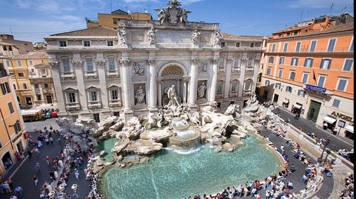 Bărbat arestat, la Roma - vâna turistele " tinere şi drăguţe". Ce a găsit poliţia în telefonul său