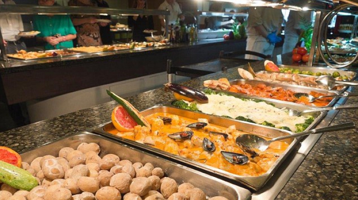 Dezvăluirile şocante ale unui bucătar despre meniul din hotelurile "All Inclusive"