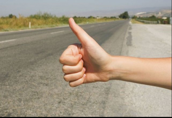S-a trezit desfiguart la spital, după ce a luat un autostopist în mașină