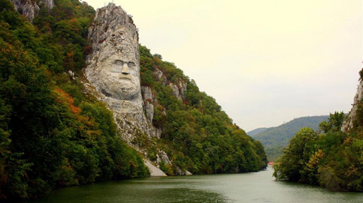 Topul celor mai frumoase locuri din România! Este păcat să nu le vezi măcar o dată-n viaţă