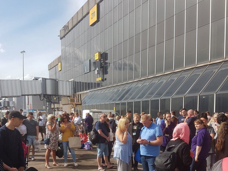Aeroport evacuat la Manchester