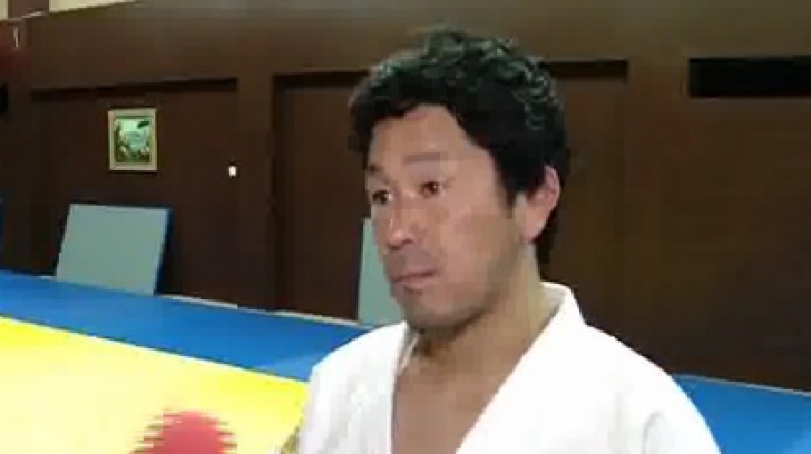 Cei mai buni judokani, în cantonament cu antrenorul lotului de judo al Universităţii din Nagoya