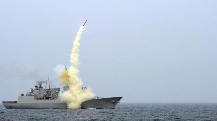 Rachetele Kalibr pot fi încărcate pe multe nave de atac. Foto/Profimedia