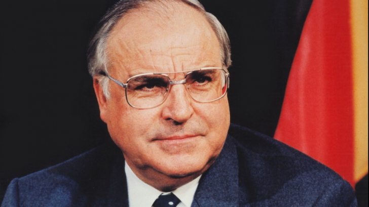 Helmut Kohl a murit