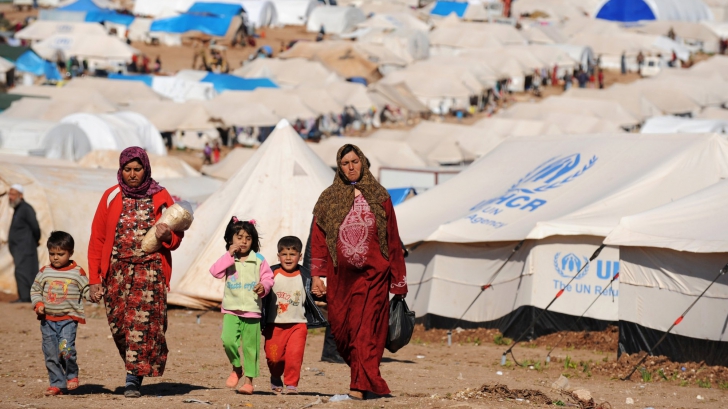 Toxiinfecţie alimentară într-o tabără de refugiaţi. Peste 800 de persoane afectate