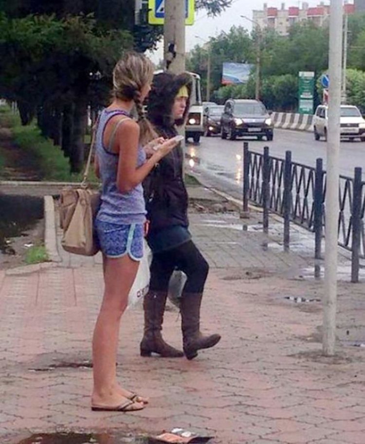 Cea mai NEBUNĂ modă vine din Rusia - cum să NU ieşi niciodată pe stradă!