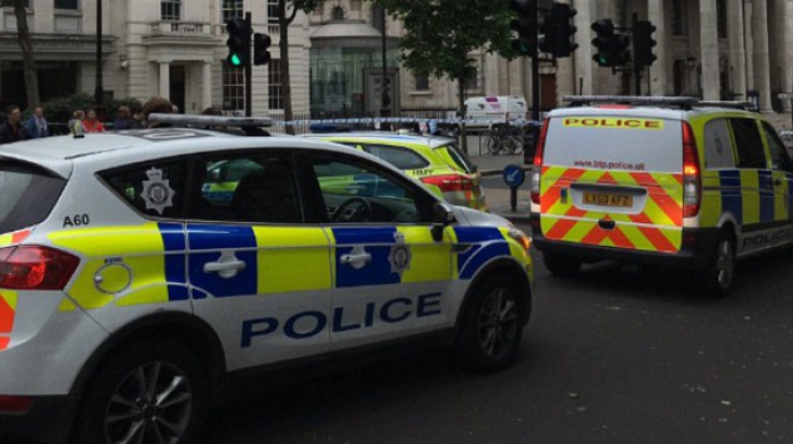Alertă teroristă în Londra. Piaţa Trafalgar şi o staţie de metrou au fost evacuate