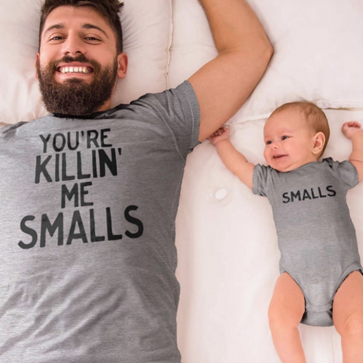 Cele mai amuzante tricouri din lume: mesaje la care nu te-ai fi gândit niciodată! Râzi cu lacrimi