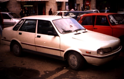 Cum arată Dacia Extase, modelul fabricat după Revoluţie, prin care am vrut să ne "americanizăm"