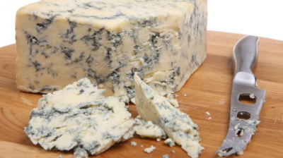Brânza cu mucegai albastru este considerată o DELICATESĂ, dar știai ce conține ea cu adevărat?
