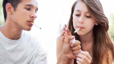 "Plămânul nu doare, iar simptomele sunt vagi". Generația care plătește PREŢUL FUMATULUI ÎN LICEU