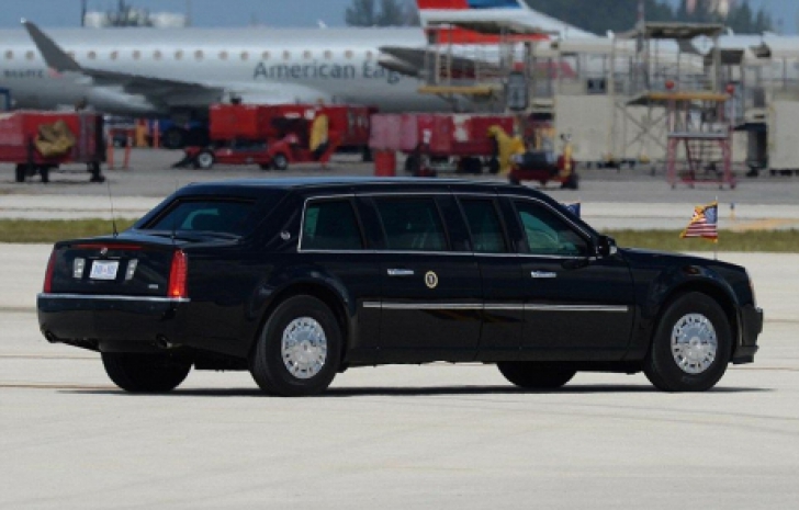 Cum arată limuzina prezidenţială blindată ce îl transportă pe Donald Trump, construită pentru el