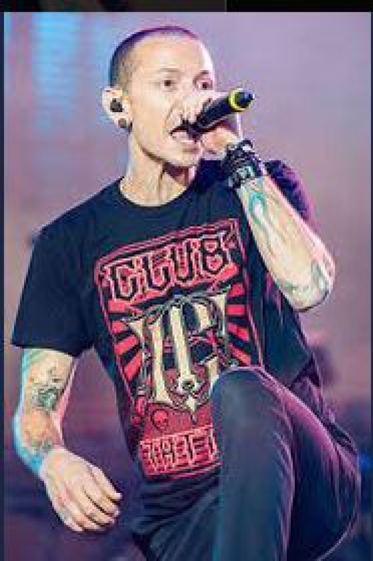 Solistul trupei Linkin Park s-a SINUCIS! Detalii șocante despre moartea artistului