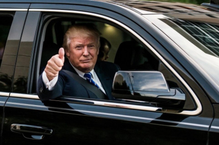 Cum arată limuzina prezidenţială blindată ce îl transportă pe Donald Trump, construită pentru el