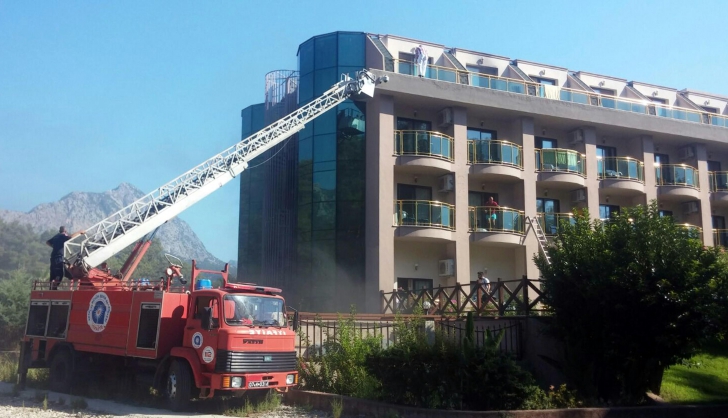 Incendiu într-un hotel din Antalya - sute de turişti, EVACUAŢI. Cel puţin 15 răniţi