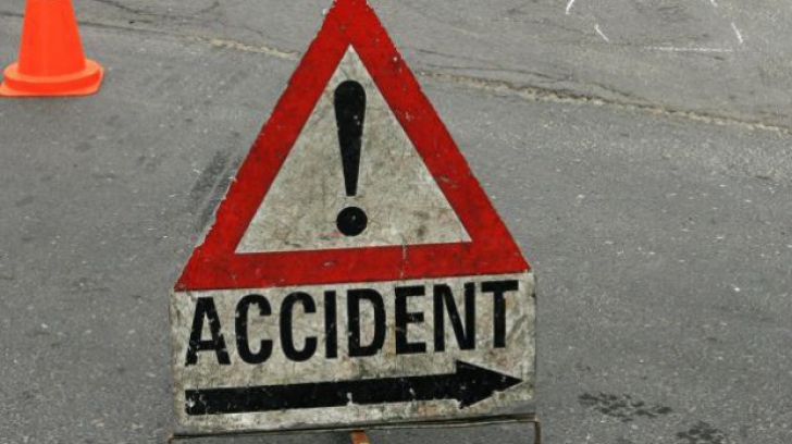Grav accident în apropiere de Sibiu. Trei copii suedezi au fost transportaţi la spital