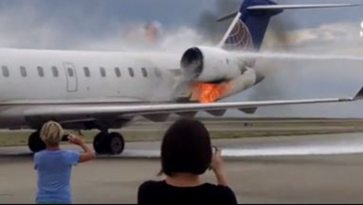 Un avion plin cu pasageri a luat foc la aterizare. Imagini șocante 