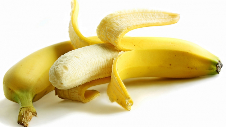 Le consumăm zilnic, dar nimeni nu știe cât sunt de periculoase. Cine nu ar trebui să mănânce banane