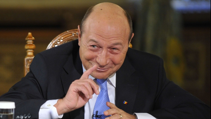 Băsescu, atac la Dragnea: "E viclean şi păcăleşte. Unii îi iau viclenia drept inteligență"